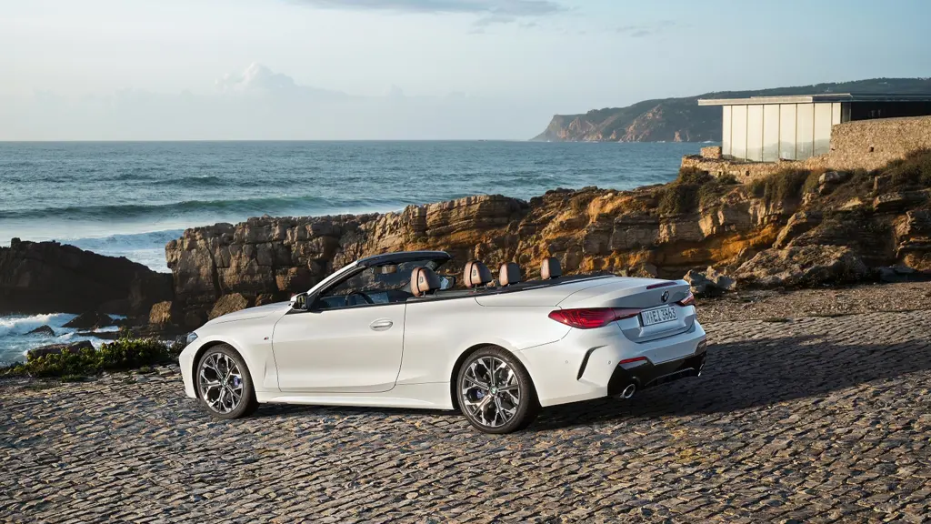 BMW 4 Series M440i xDrive MHT 392 2dr Step Auto Tech pack