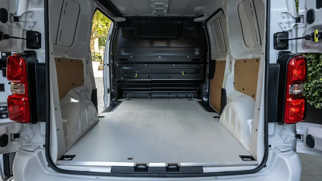 Citroen Dispatch E- M 100KW 75KWH Crew Van Driver Auto 11KW