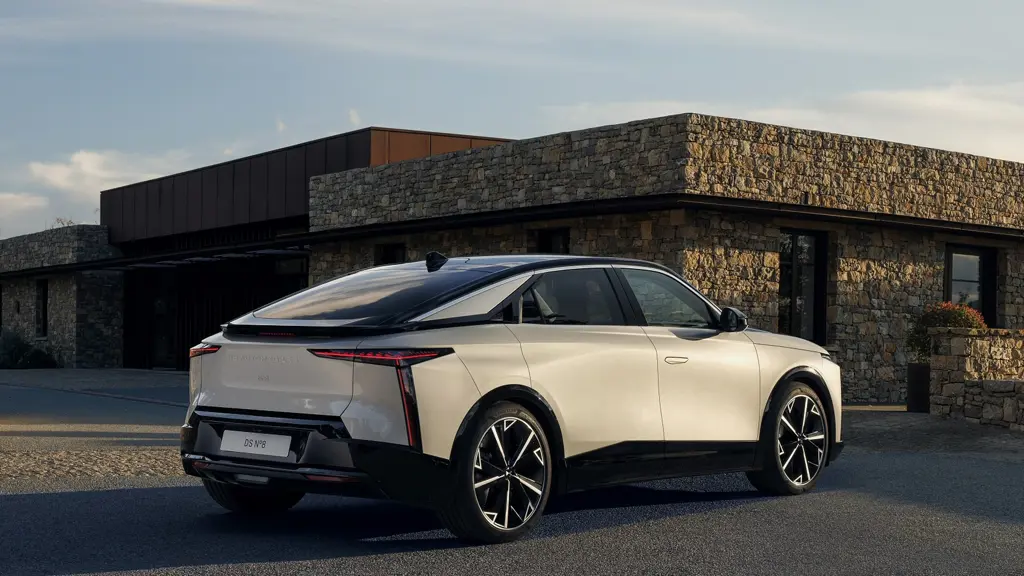 DS NO8 206kW Etoile 97kWh Long Range 5dr Auto
