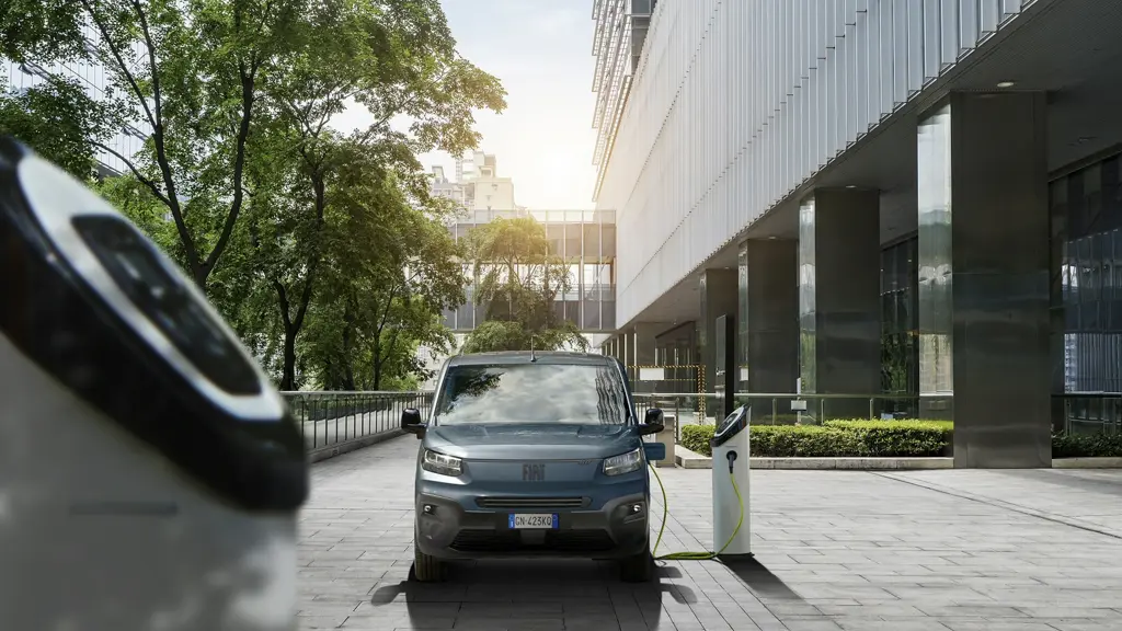 Fiat Doblo E- L2 100KW 52KWH H1 Crew Van Auto