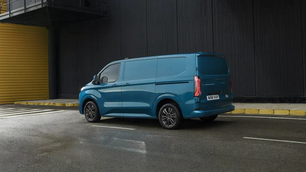 Ford Transit Custom E- 320 L1 Electric RWD 100KW 71KWH H1 Double CAB Van Trend Auto