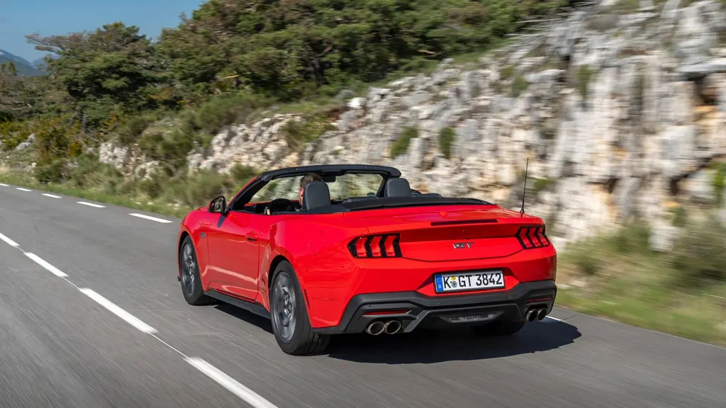Ford Mustang 5.0 V8 GT 2dr Auto