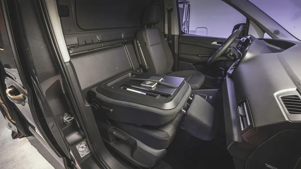 Ford Transit Connect 250 L2 Petrol 1.5 Ecoboost Phev 150 Active Flexcab Van Auto