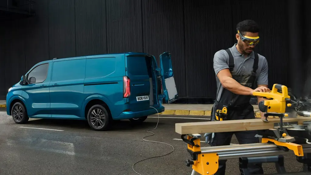 Ford Transit Custom 320 L2 Diesel AWD 2.0 Ecoblue 170PS H1 Multicab Trail Auto