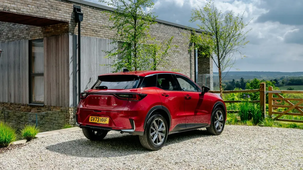 Lexus Lbx 1.5 Urban 5dr E-CVT