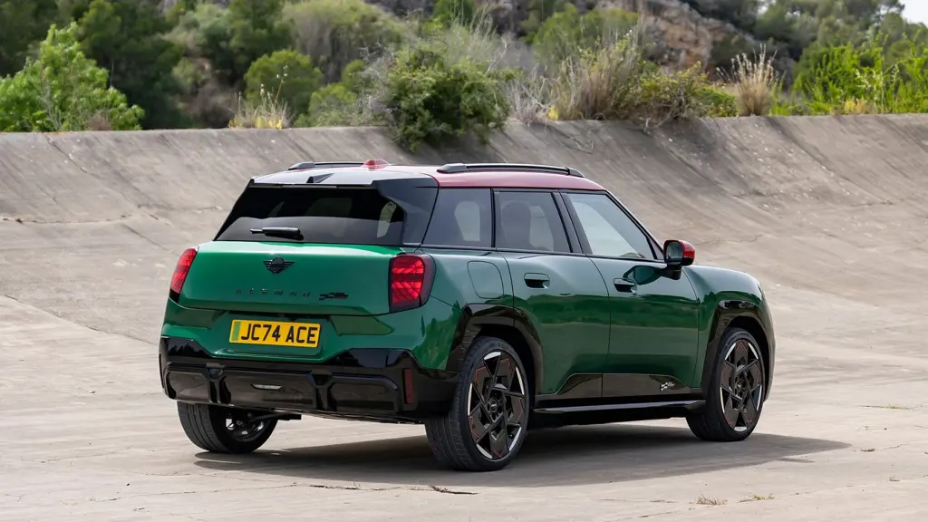 MINI Aceman 135kW E Classic 43kWh 5dr Auto