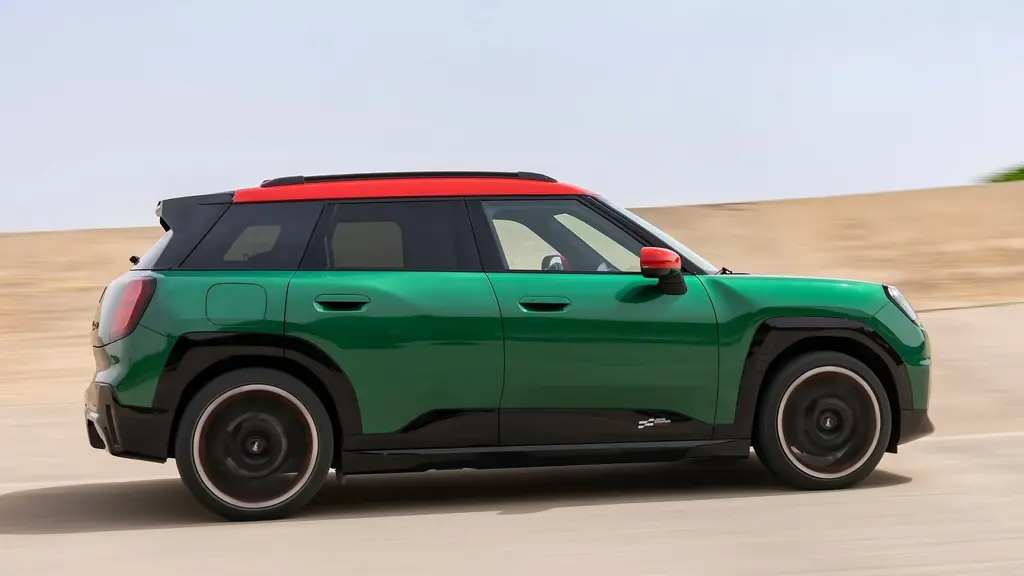 MINI Aceman 135kW E Classic 43kWh 5dr Auto
