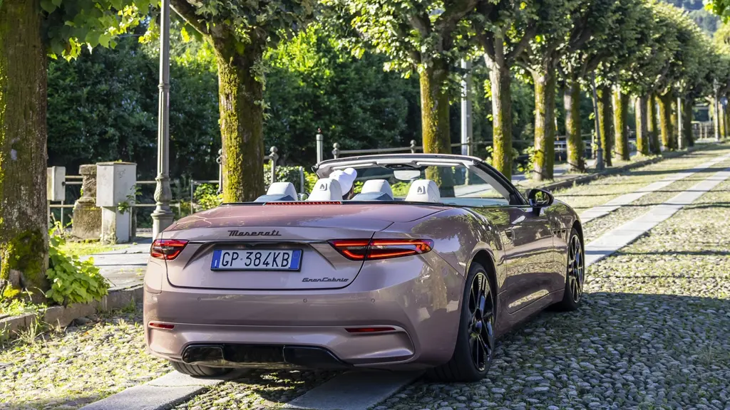 Maserati Grancabrio 560kW Folgore 92kWh 2dr Auto
