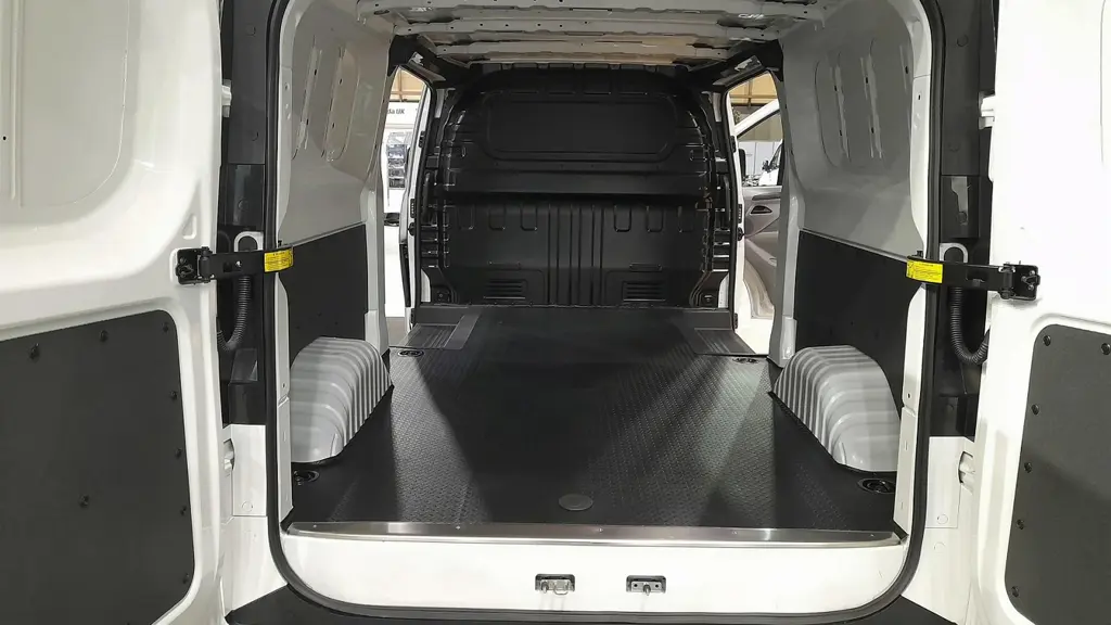 Maxus Deliver 7 L2 Diesel FWD 2.0 D20 H1 150 Van