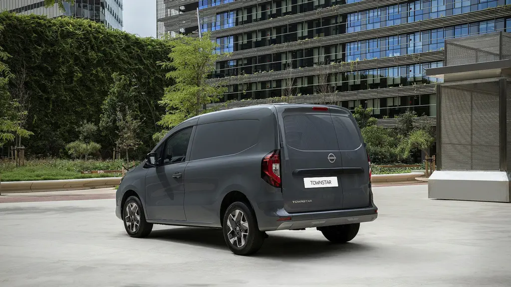 Nissan Townstar L2 Petrol 1.3 Tekna Van Safety