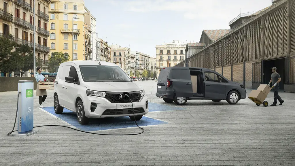 Nissan Townstar L2 Petrol 1.3 Tekna Van Safety