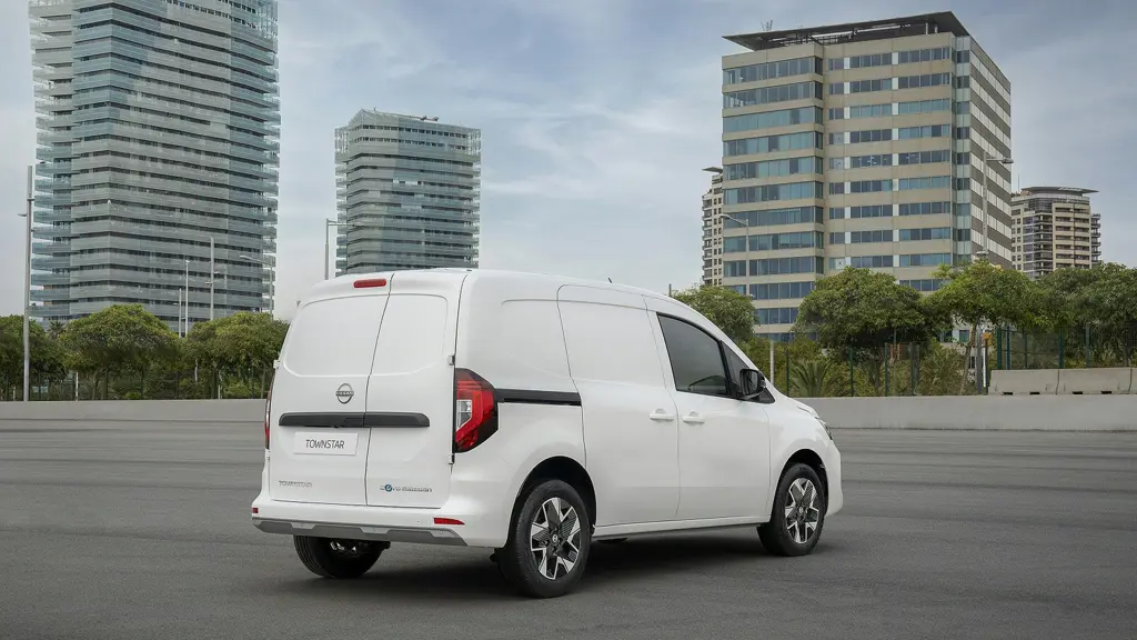 Nissan Townstar L2 Petrol 1.3 Tekna Van Safety