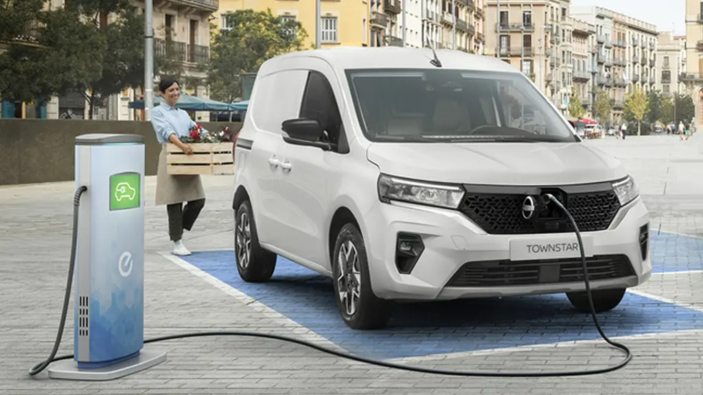 Nissan Townstar L2 Electric 90KW Tekna Van Auto 45KWH Safety