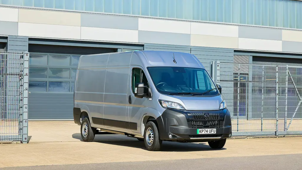 Peugeot Boxer E- 440 L4 205KW 110Kwh H2 Van Professional Auto 22KW
