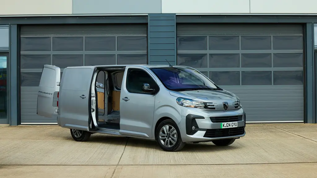 Peugeot Expert E- M 100KW 75KWH Asphalt Crew Van Auto 11KW