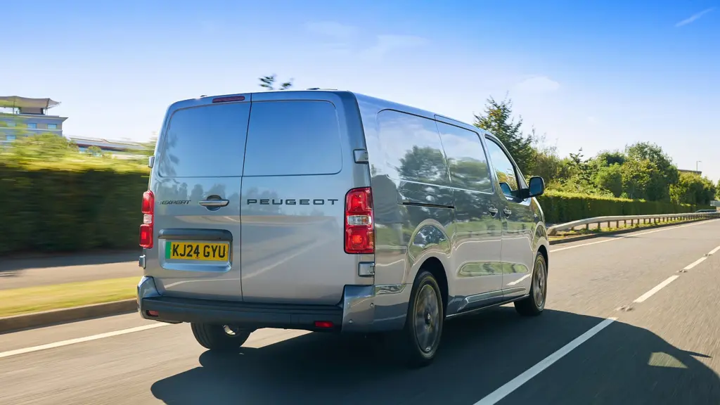 Peugeot Expert E- M 100KW 75KWH Asphalt Crew Van Auto 11KW