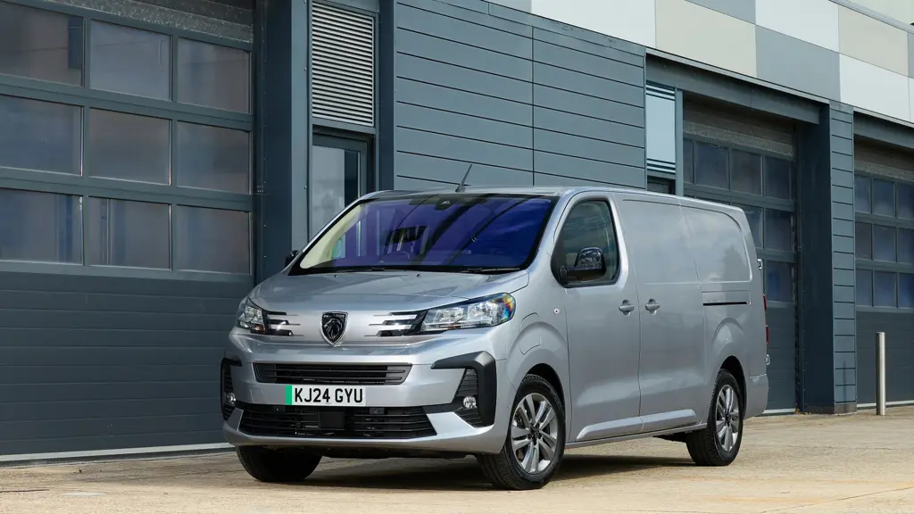 Peugeot Expert E- M 100KW 75KWH Asphalt Crew Van Auto 11KW
