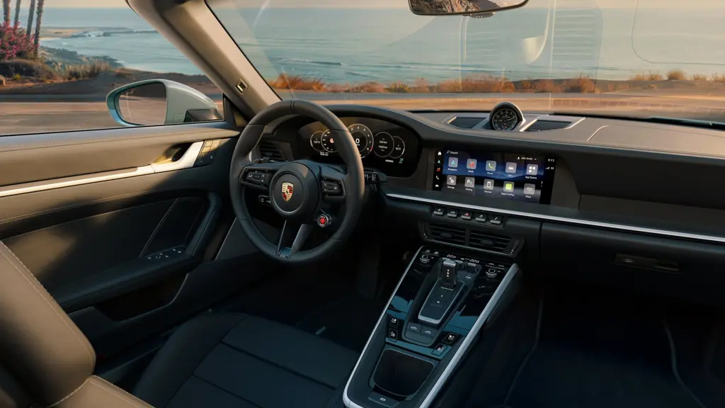 Porsche 911 GTS t-Hybrid 2dr PDK