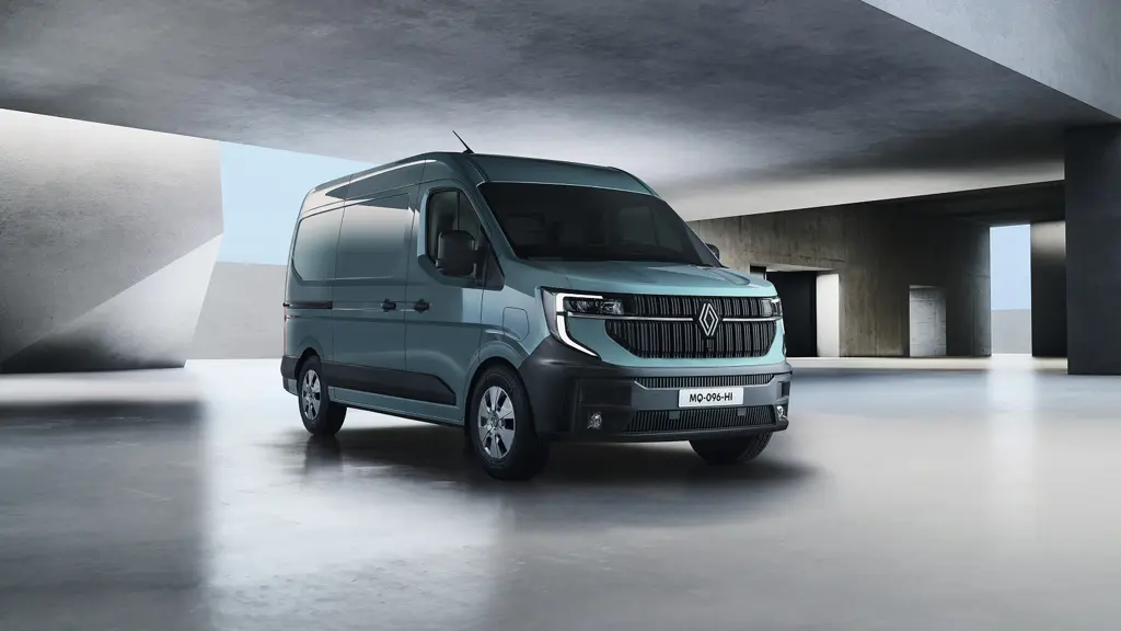 Renault Master MWB Diesel FWD MM35 Blue DCI 130 Advance Medium Roof Van
