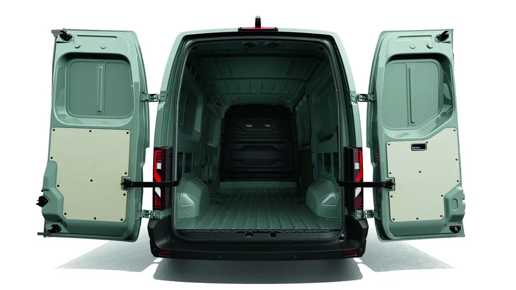Renault Master E-Tech MWB Electric FWD MM35 104KW 87KWH Advance V2L Medium Roof Van Auto