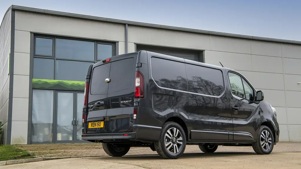 Renault Trafic LWB Diesel LL30 Blue DCI 130 Advance Safety Crew Van