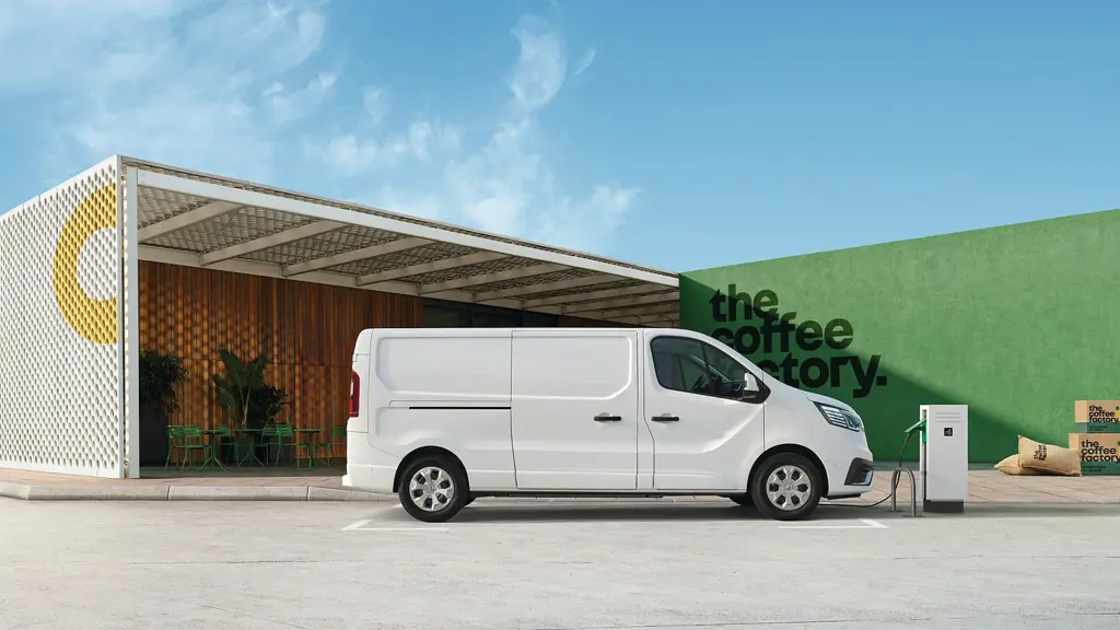 Renault Trafic E-Tech SWB Electric SL30 90KW 52KWH Advance Van Auto