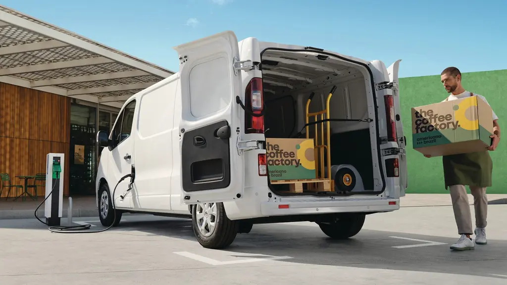 Renault Trafic E-Tech SWB Electric SL30 90KW 52KWH Advance Van Auto
