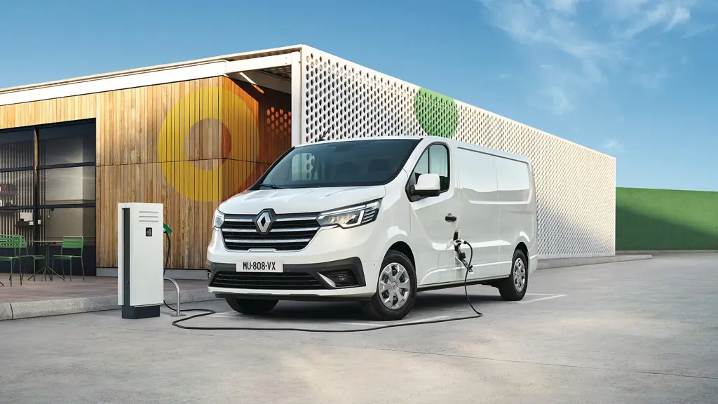 Renault Trafic E-Tech SWB Electric SL30 90KW 52KWH Advance Van Auto