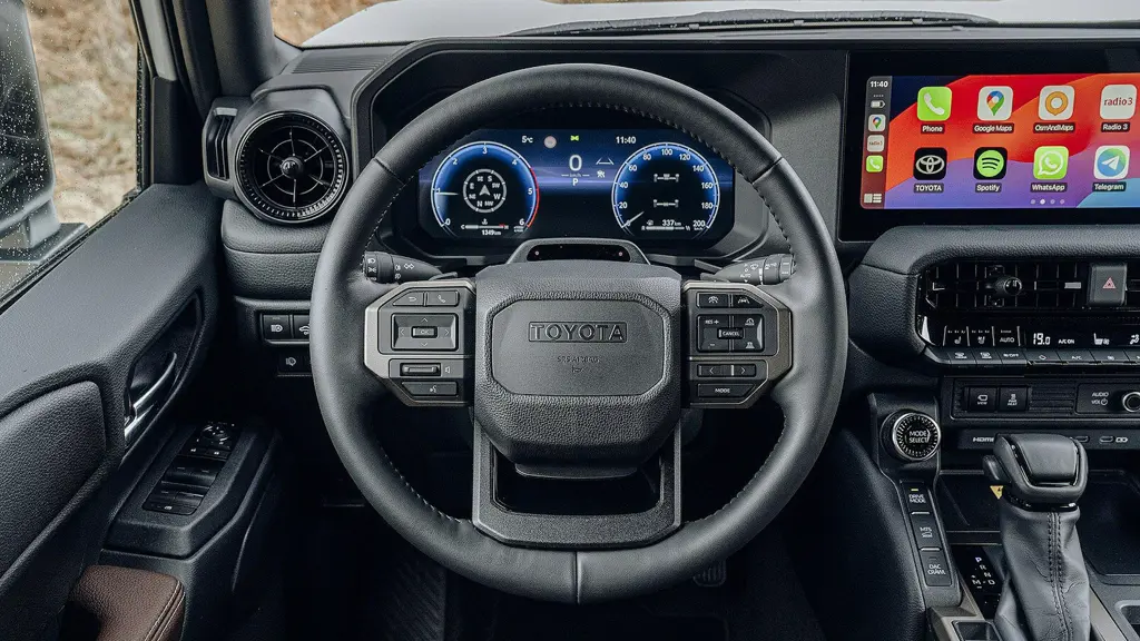 Toyota Land Cruiser 2.8 D-4D 204 Invincible 5dr Auto 7 Seat