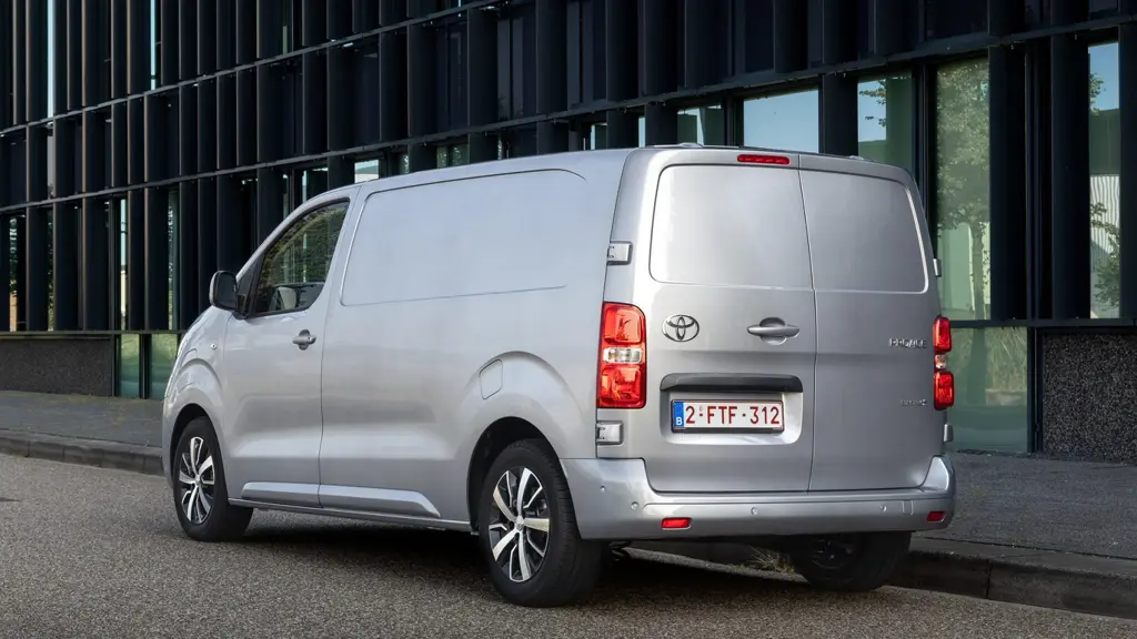 Toyota Proace L2 Diesel 2.0D 145 Icon Crew Van