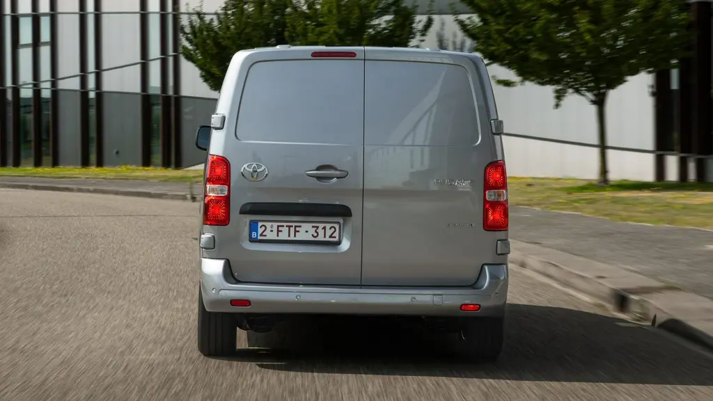 Toyota Proace L2 Diesel 2.0D 145 Icon Crew Van