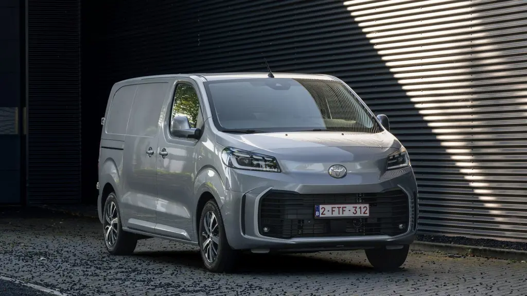 Toyota Proace L2 Diesel 2.0D 145 Icon Crew Van
