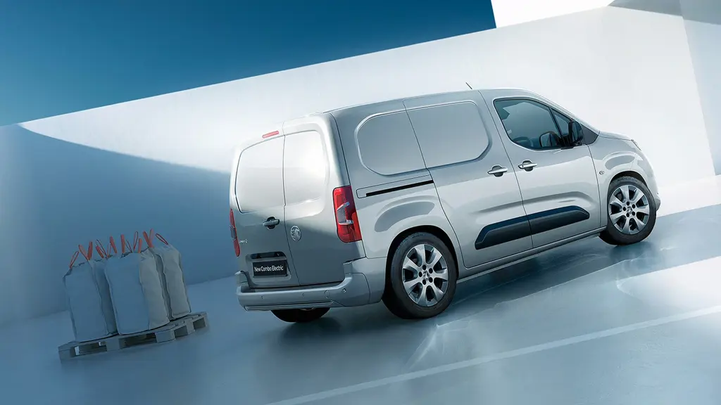 Vauxhall Combo Cargo XL Electric 100KW Prime 52KWH H1 Crew Van Auto