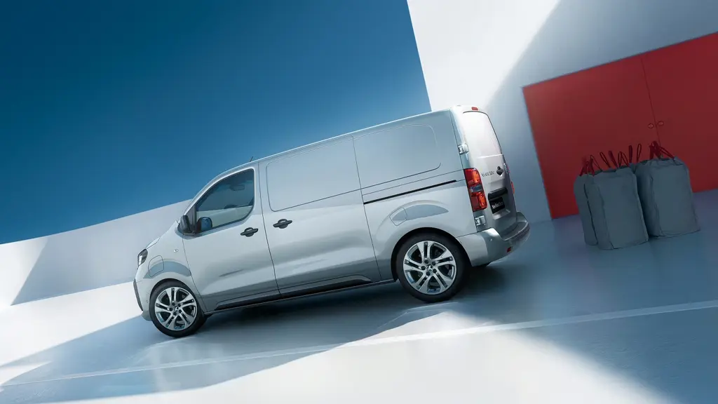 Vauxhall Vivaro M Electric 100KW 75KWH PRO H1 Double CAB Auto 11KW