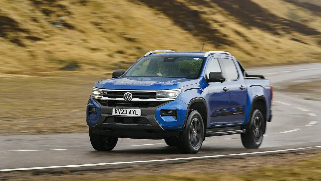 Volkswagen Amarok Diesel D/Cab Pick UP Life 2.0 TDI 170 4Motion