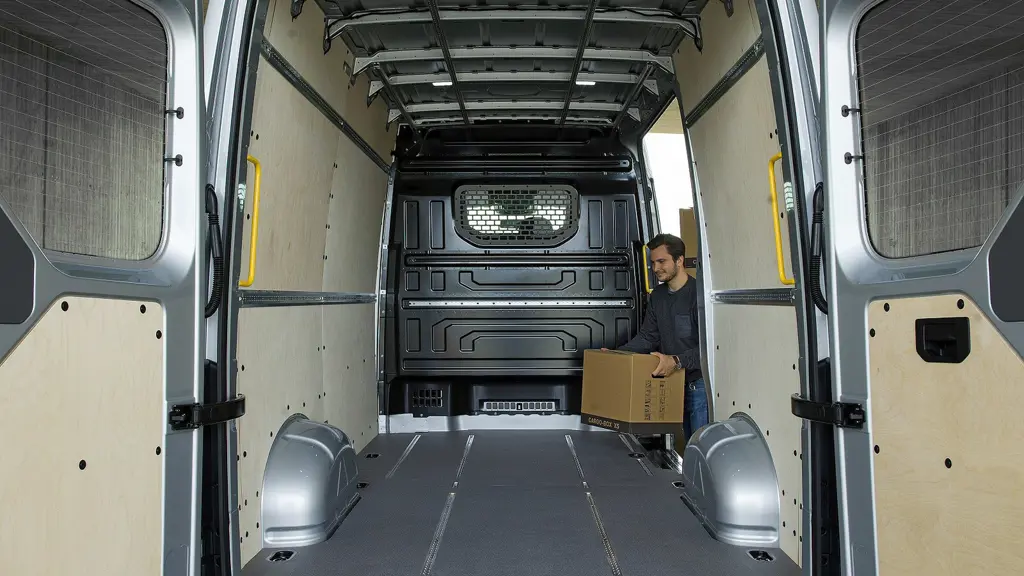 Volkswagen Crafter CR35 LWB Diesel 4Motion 2.0 TDI 177PS Commerce Plus Extra H/Roof Van Auto