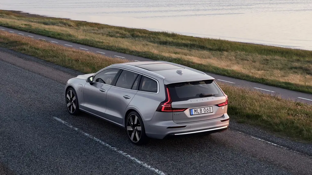 Volvo V60 2.0 T6 335 PHEV Plus Dark 5dr AWD Auto