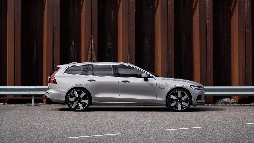 Volvo V60 2.0 T6 335 PHEV Plus Dark 5dr AWD Auto