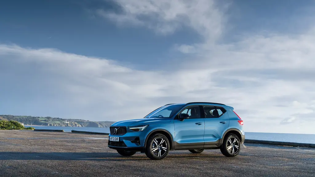 Volvo XC40 2.0 B3P Plus Dark 5dr Auto