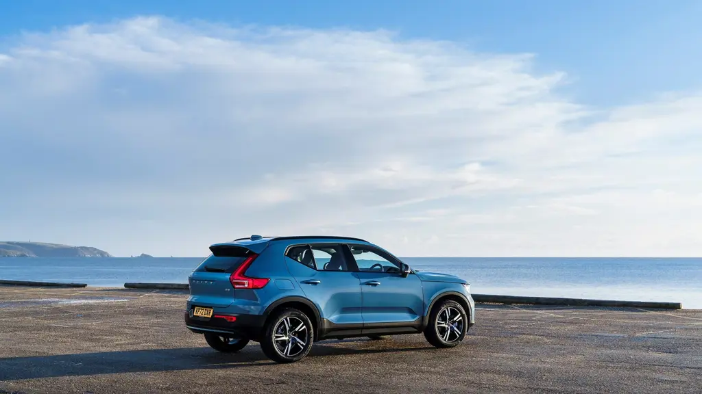 Volvo XC40 2.0 B3P Plus Dark 5dr Auto