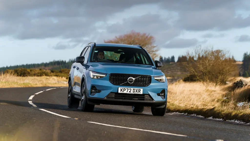 Volvo XC40 2.0 B3P Plus Dark 5dr Auto