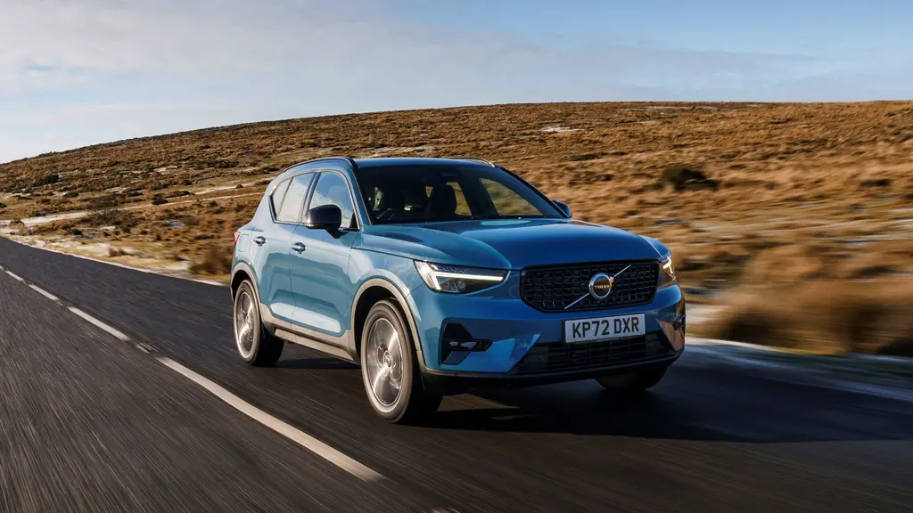 Volvo XC40 2.0 B3P Plus Dark 5dr Auto