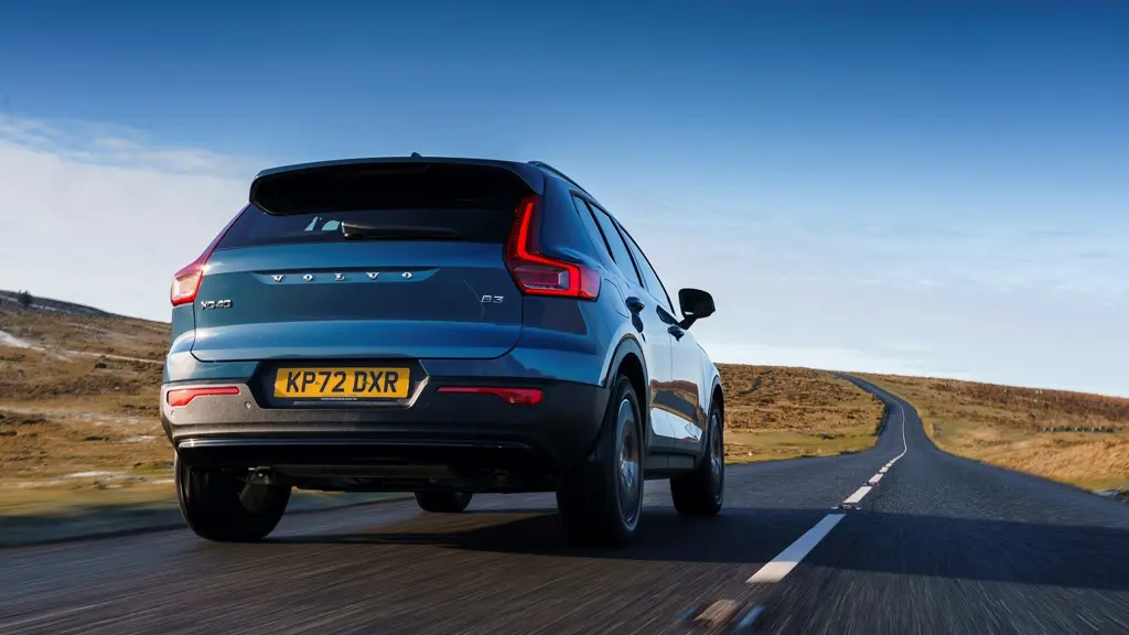 Volvo XC40 2.0 B3P Plus Dark 5dr Auto