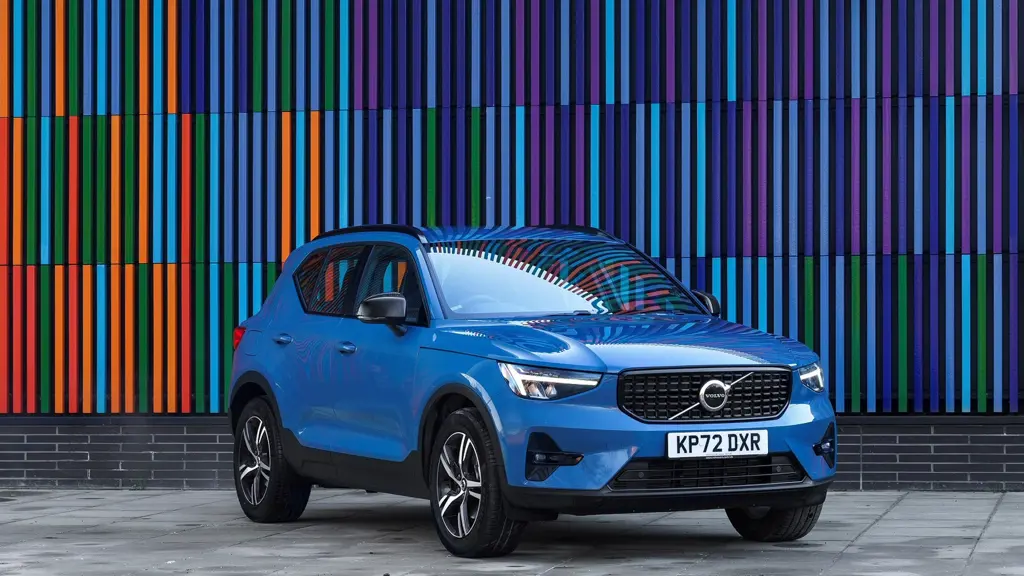 Volvo XC40 2.0 B3P Plus Dark 5dr Auto