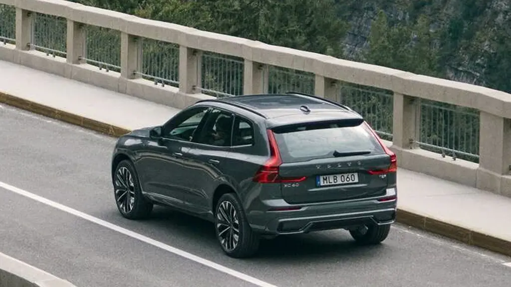 Volvo XC60 2.0 T6 335 PHEV Plus Dark 5dr AWD Geartronic