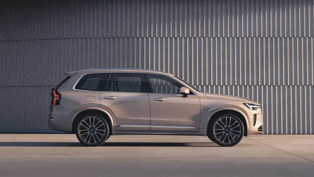 Volvo XC90 2.0 T8 455 RC PHEV Core Bright 5dr AWD Gtron