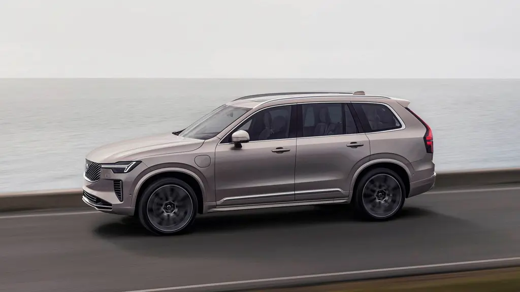Volvo XC90 2.0 T8 455 RC PHEV Core Bright 5dr AWD Gtron