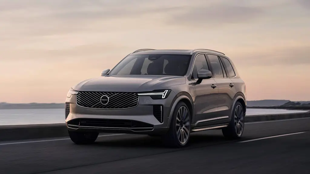 Volvo XC90 2.0 T8 455 RC PHEV Core Bright 5dr AWD Gtron