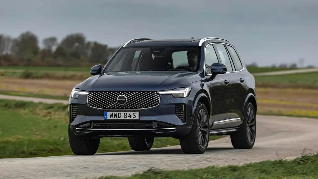 Volvo XC90 2.0 B5P Plus Dark 5dr AWD Geartronic Revised