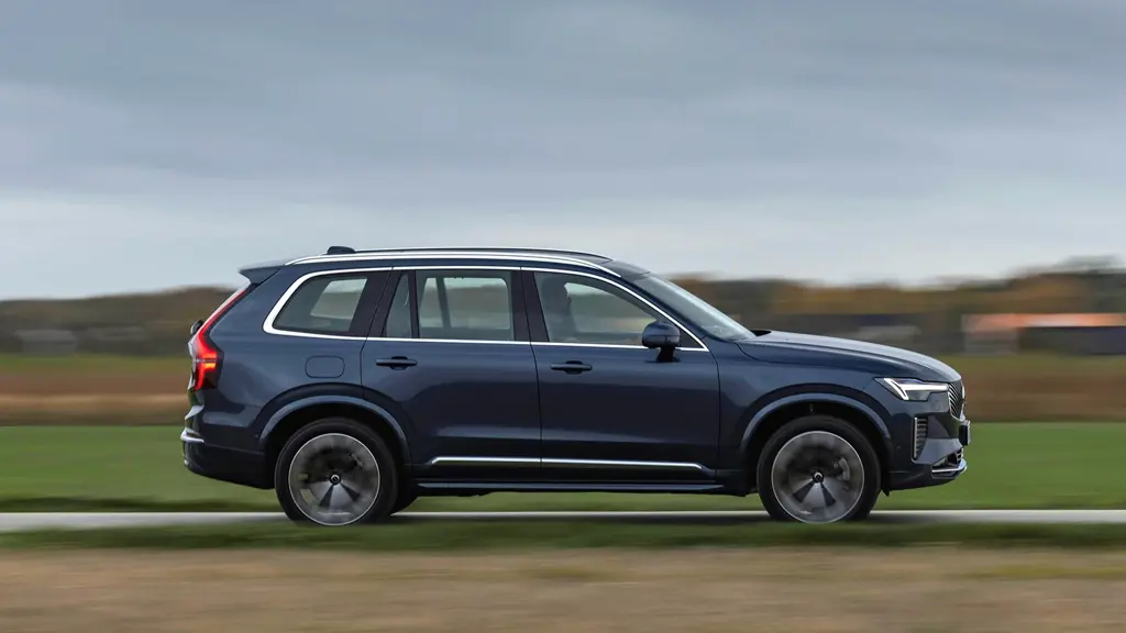 Volvo XC90 2.0 B5P Plus Dark 5dr AWD Geartronic Revised